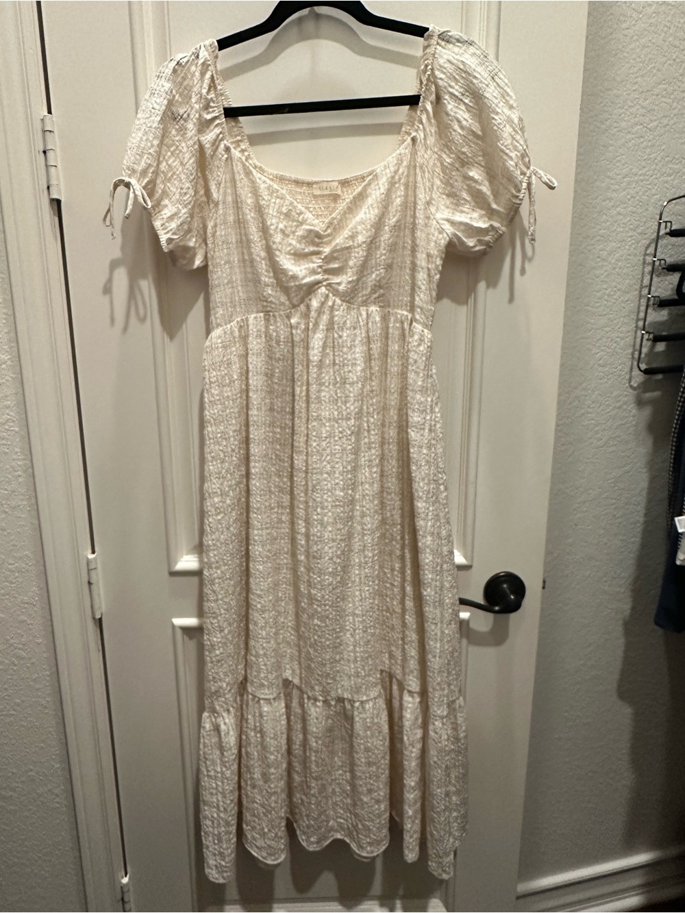 Midi cream dress